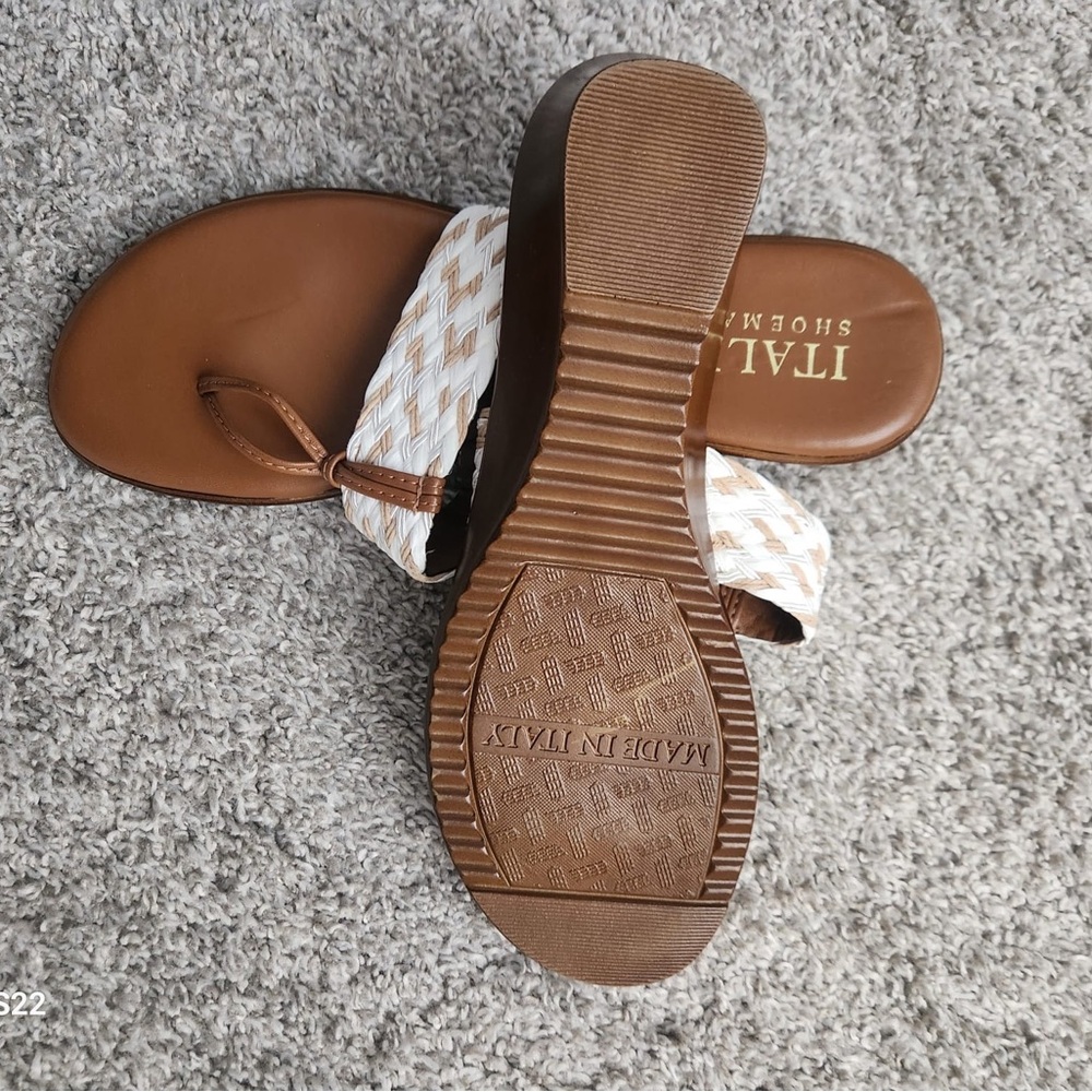 Italian Shoemakers Brown Flat Sandals with Ribbed Soles